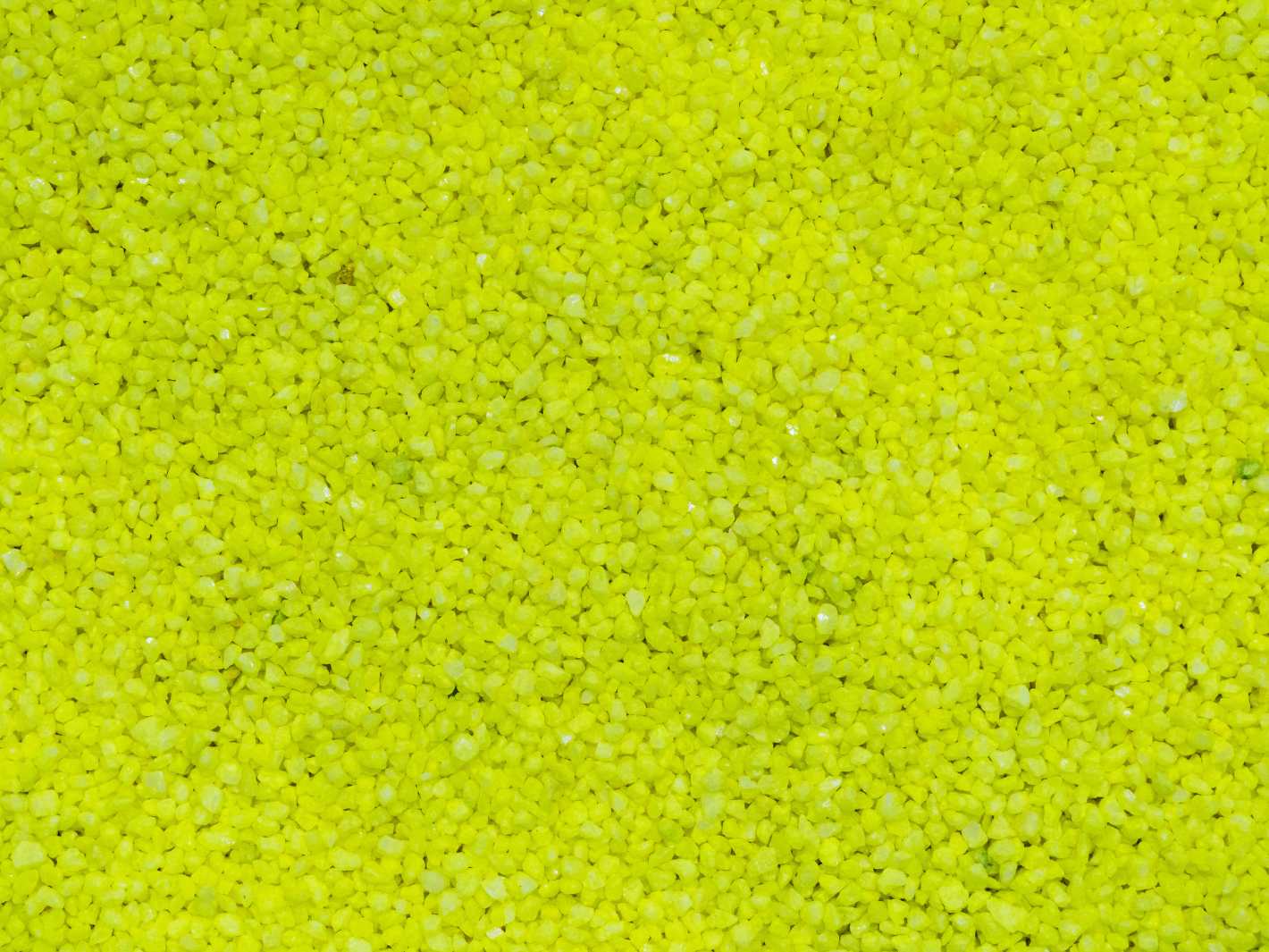 Chrome yellow micro gravel with 2-3 mm fraction for terrariums, aquariums, succulents and decorative plant displays