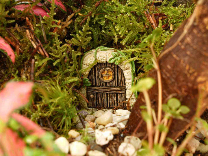 Mini fairy door terrarium decoration showing 3 cm height and width