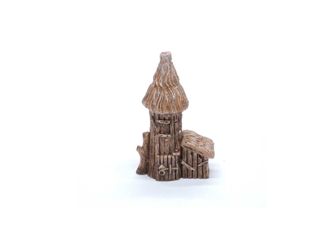 Miniature decorative house for terrariums, 5 cm tall, with random design selection.