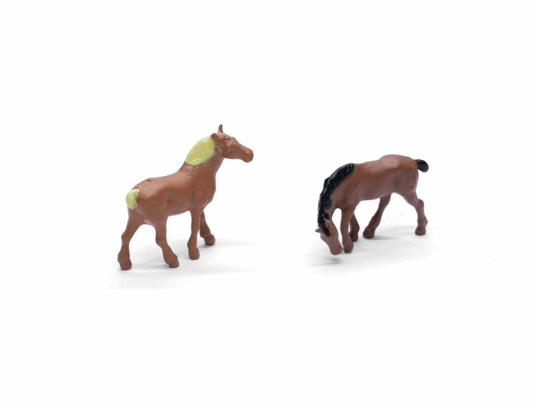 small horse ornament for fairy gardens, dioramas, and farm-themed miniature landscapes.